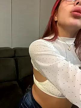 Sara_pink18 on StripChat 