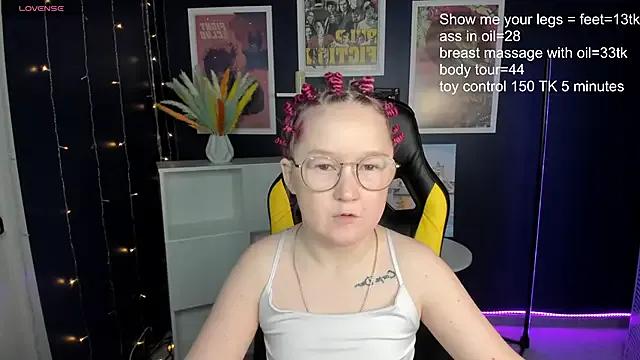 Sara_Robinson on StripChat 
