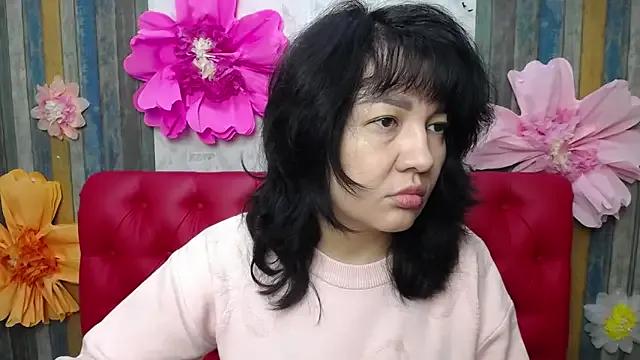 SelenaFly on StripChat 