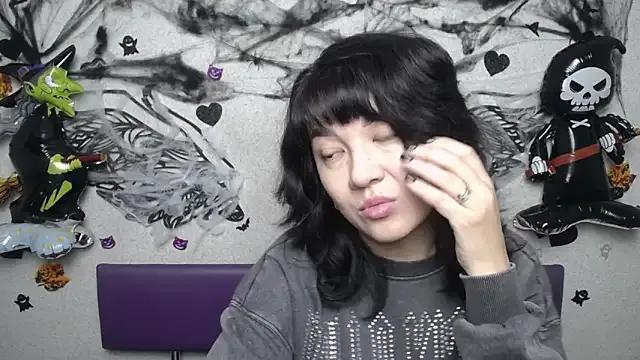 SelenaFly on StripChat 