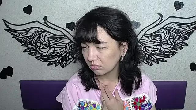 SelenaFly on StripChat 