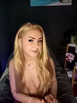 sexyhoneycake — Ass slap 5x Last tipp wins pic