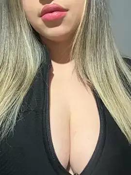 xxxcouple4 on StripChat 