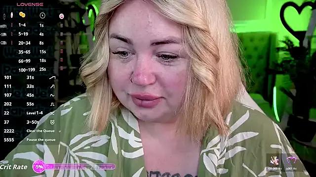 ZaraReignn on StripChat 